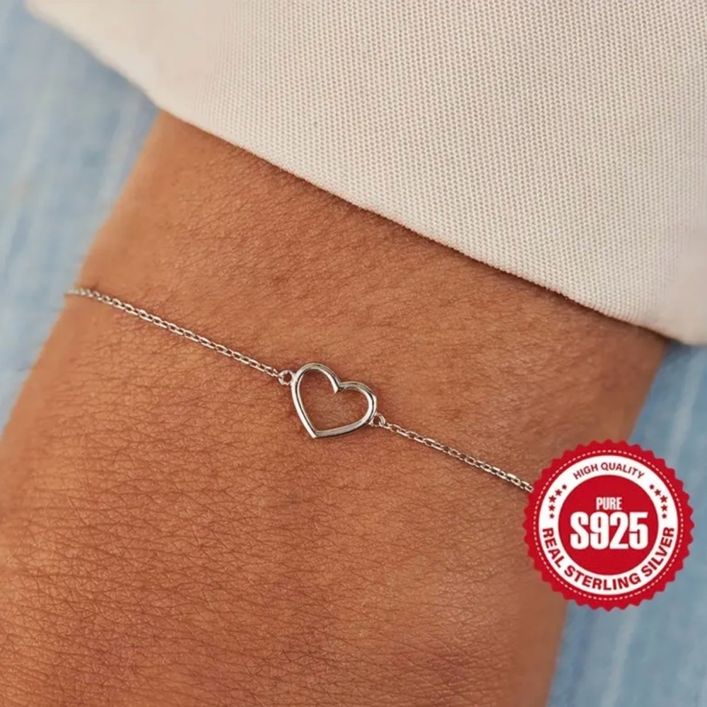 925 Sterling Silver Thin Chain Elegant Love Heart Bracelet New in Packaging